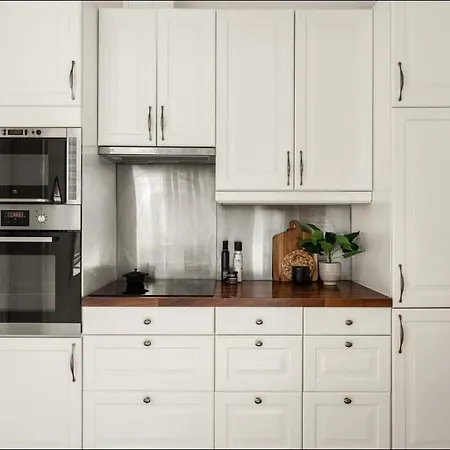 Modern And Cosy In Centre *